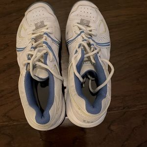 Wilson Leather white Tennis Shoes 8.5